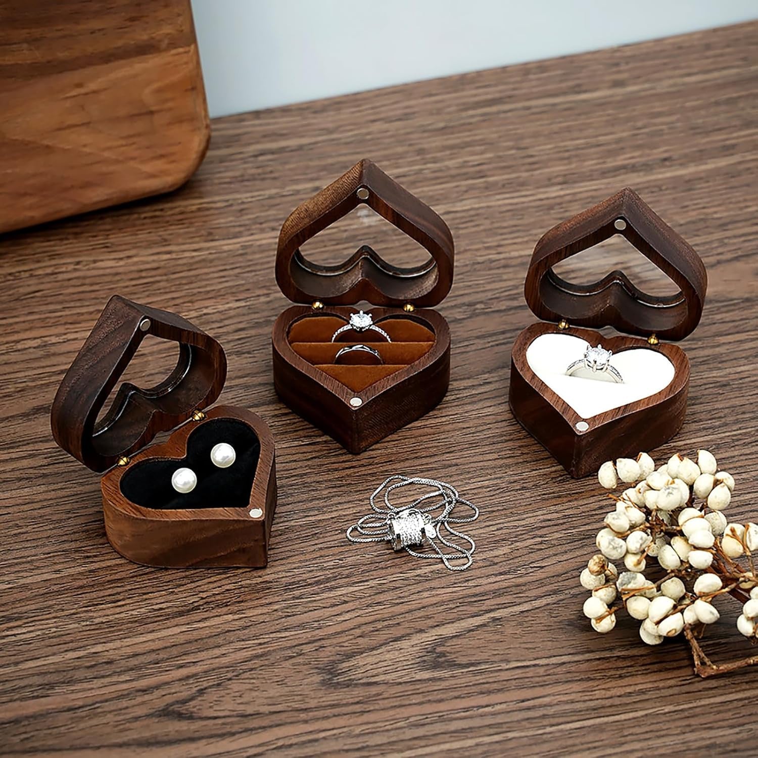 Wooden Ring Box, Personalized Ring Box Mini Engagement Ring Holder Box, Heart-Shaped Wedding Ring Box for Ring, Elegant and Retro Ring Holder Box for Wedding Ceremony Christmas Gift